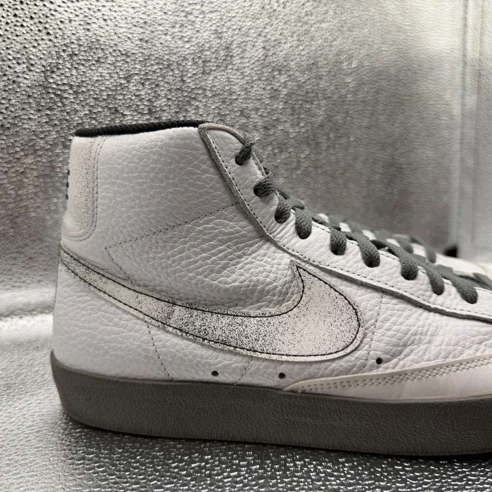 Size 9.5 Nike Blazer Mid 77 Sneakers Mens White Excellent 50 Years of Hip Hop